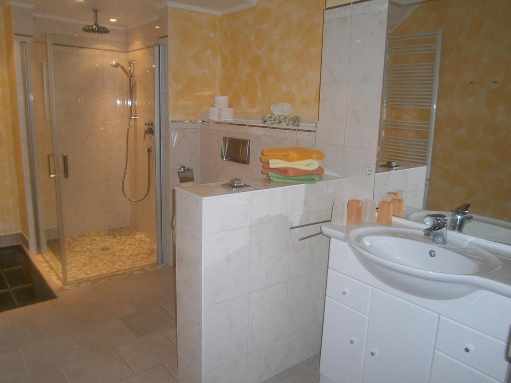 Ferienhaus Schneiders Krov Phòng bức ảnh